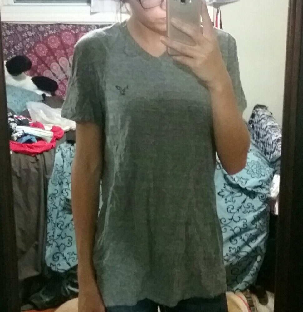 V-neck tee